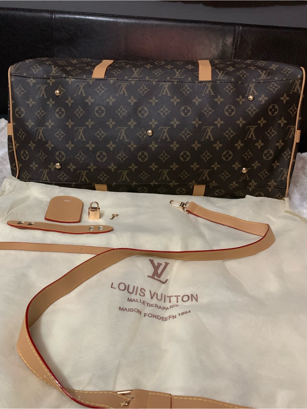 Louis Vuitton Monogram Duffle bag - Picture 2 of 7